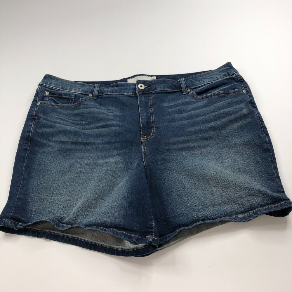 Torrid Plus 24 (Fit 44In) Stretch Denim Jean Bermuda 7" Shorts